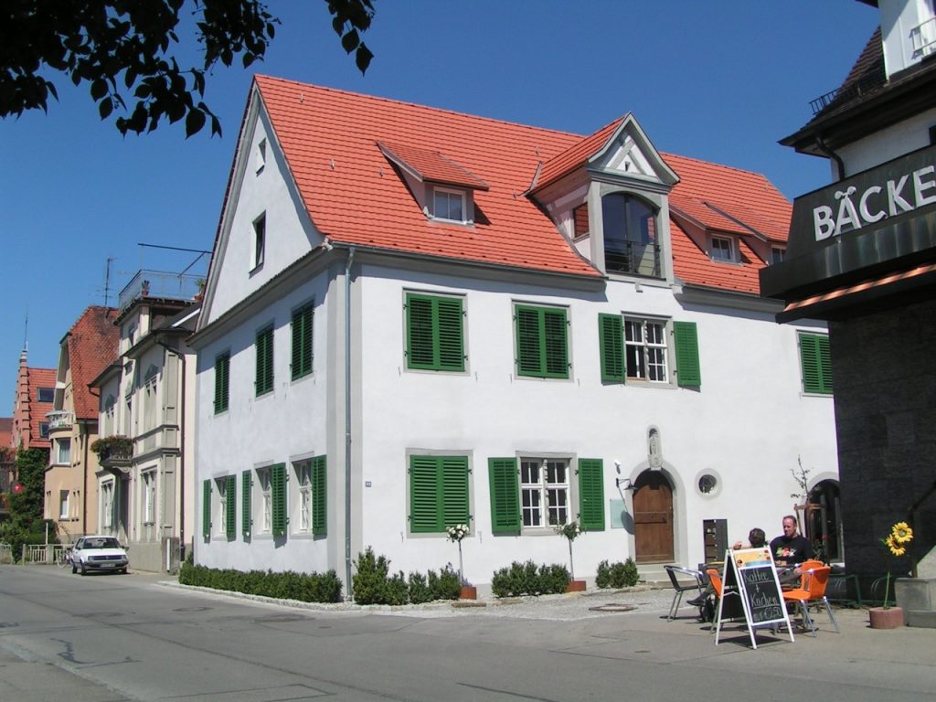 Holz-Lehmhaus-GmbH-Referenz-Barockhaus-1730-Auaenansicht